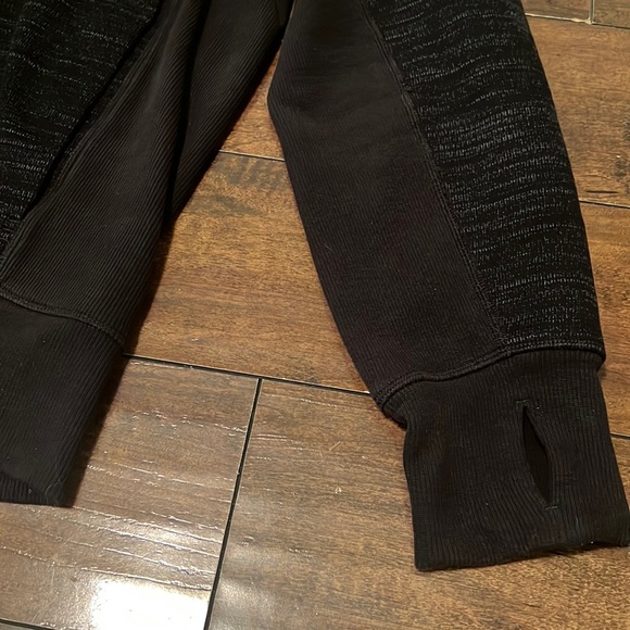 Lululemon Men’s Black Design Zip Up Hoodie. Size XL - Picture 4 of 5